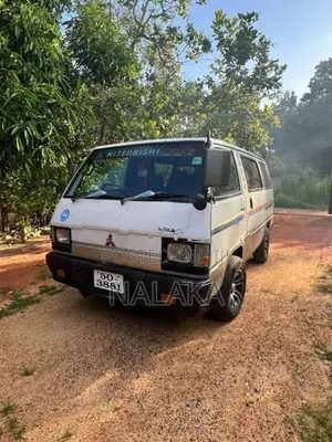 Mitsubishi Delica L300 1985