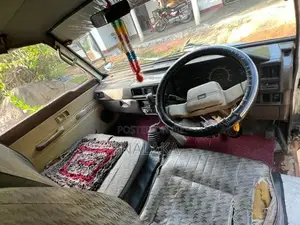 Mitsubishi Delica L300 1985