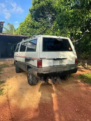 Mitsubishi Delica L300 1985