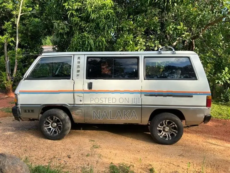Mitsubishi Delica L300 1985