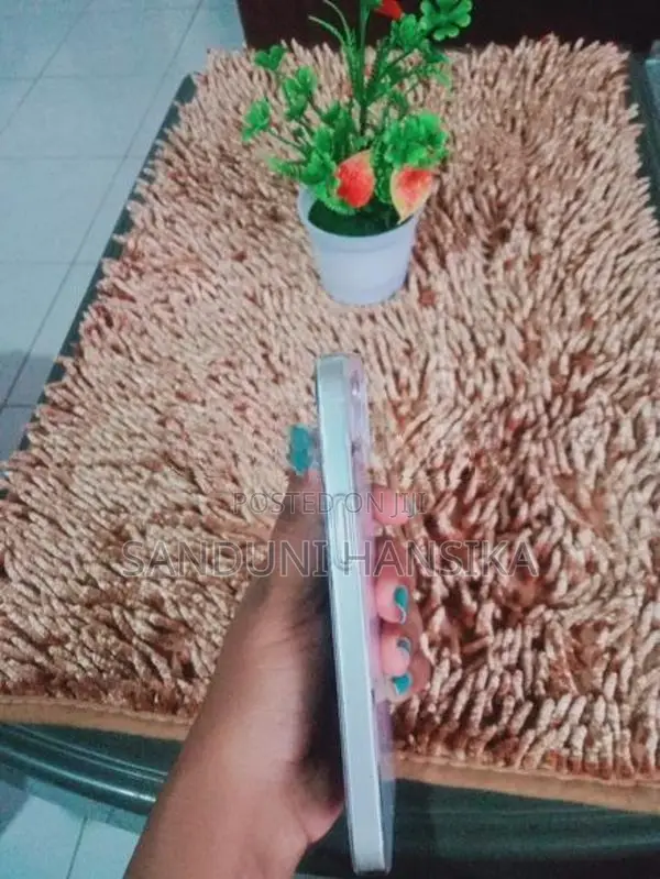 Apple iPhone 13 (Used)