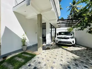 Valuable Property House for Sale in Athurugiriya