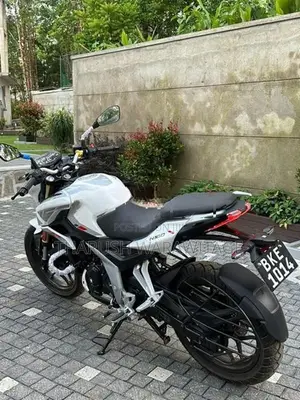 Bajaj Pulsar N160 2025