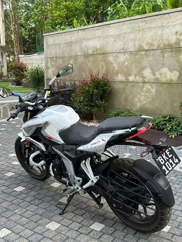 Bajaj Pulsar N160 2025