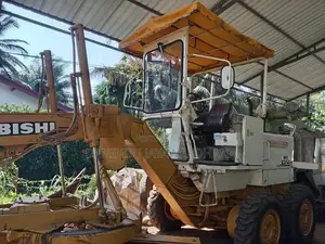 Miisubishi MG-130 Motor Grader