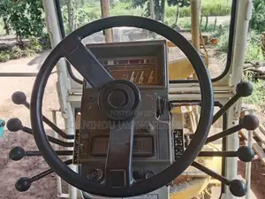 Miisubishi MG-130 Motor Grader