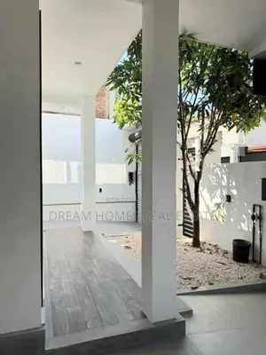 Brand New Luxury Two-Story Home in A Gated Community Piliyandala
