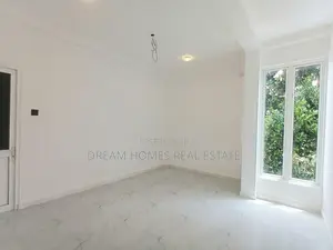 Modern Luxury Home for Sale – Walking Distance to Town Piliyandala