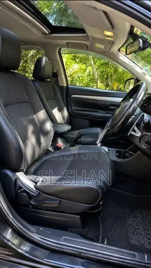 Mitsubishi Outlander PHEV 2015