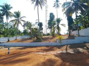 මීපාවලින් ප්‍රධාන පාරට මුහුණලා බිම් කොටස්