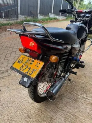 Bajaj CT100 2005