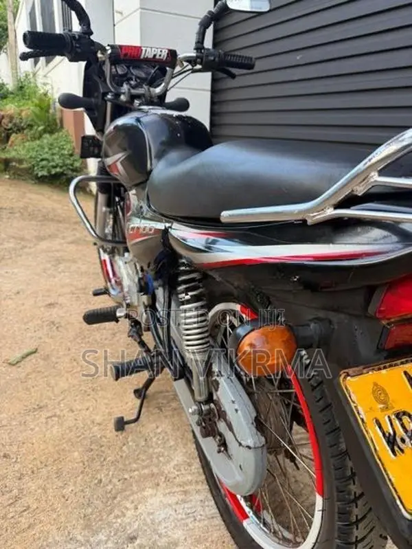 Bajaj CT100 2005