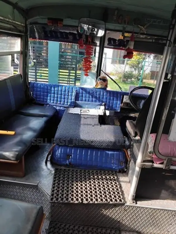 Tata 909 Bus 1990