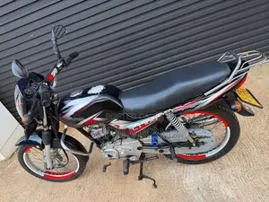 Bajaj CT100 2005