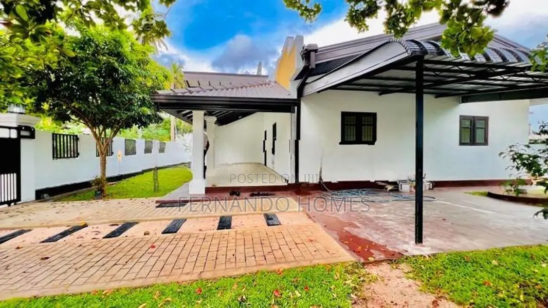 Single Storey Luxury House for Sale in Negombo Kandawala