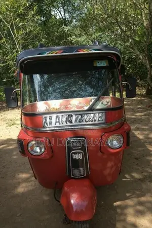 Bajaj RE 2013