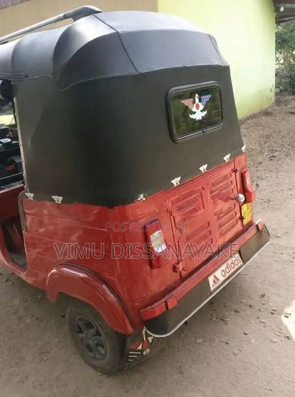 Bajaj RE 2013