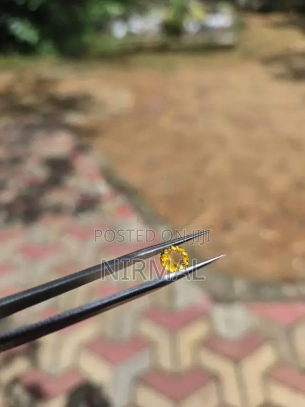 ස්වාභාවික සකන් මැනික
