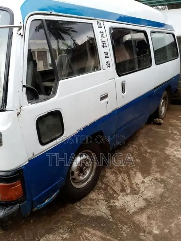 Nissan Caravan 1982