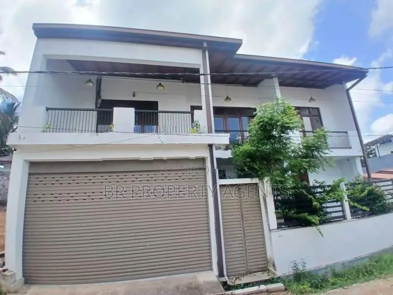 Luxury Two Storey House for Sale in Piliyandala