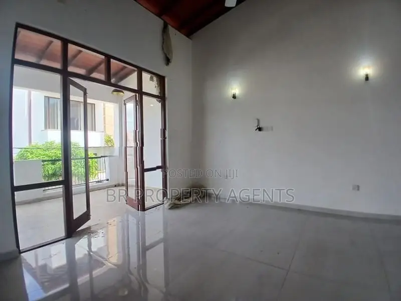 Luxury Two Storey House for Sale in Piliyandala