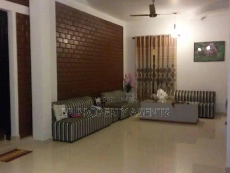 Three Storey House for Sale in Piliyandala