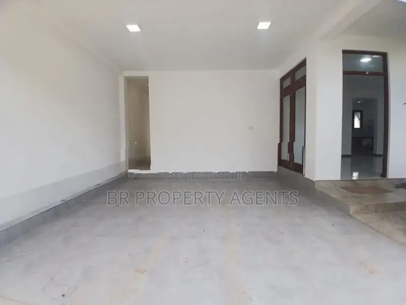 Luxury Two Storey House for Sale in Piliyandala