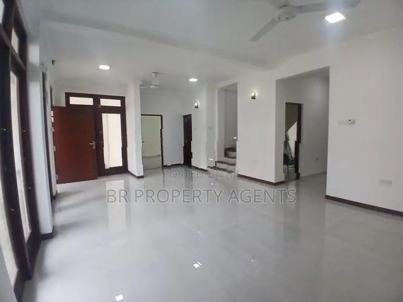 Luxury Two Storey House for Sale in Piliyandala