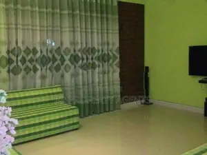 Three Storey House for Sale in Piliyandala