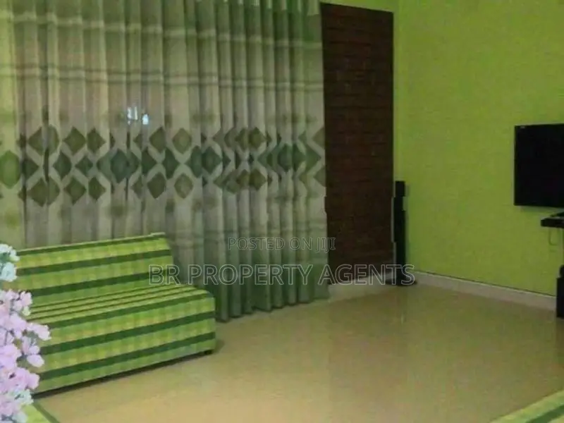 Three Storey House for Sale in Piliyandala