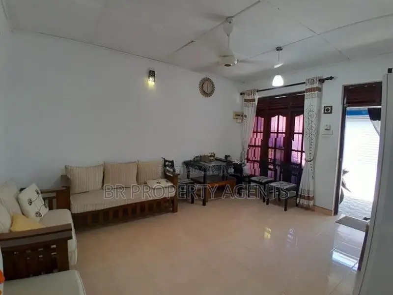 Single Storey House for Sale in Wellampitiya
