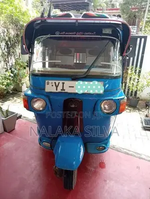 Bajaj RE 2011