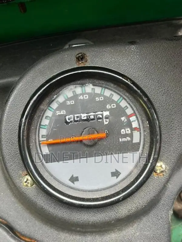 Bajaj RE 205 2011