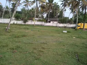 අතුරුගිරිය මිලේනියම් සිටි හන්දියට ආසන්නව බිම් කොටසක් විකිණීමට