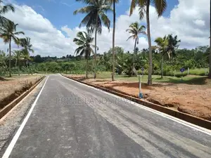 පොල්ගස්ඕවිට හන්දියට ආසන්නව බිම් කොටස් විකිණීමට