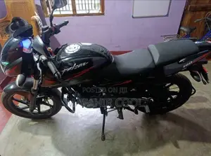 Bajaj Pulsar 180 2022