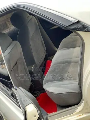 Nissan Bluebird 1998