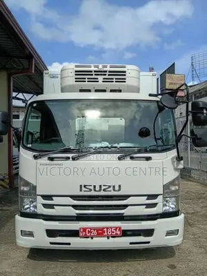 Isuzu Forward FRR90 21ft 2016