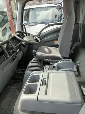 Isuzu Forward FRR90 21ft 2016