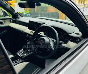 Honda Vezel Z Play 2025