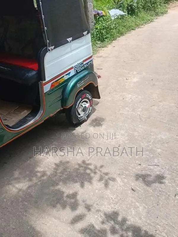 Bajaj RE 2006