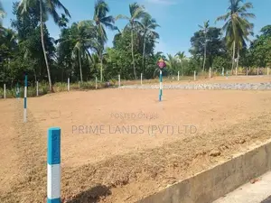 කඩවත 210 බස් පාරෙන් නේවාසික බිම්කොටසක්