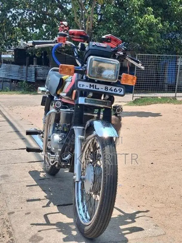 Hero CD 100 1995