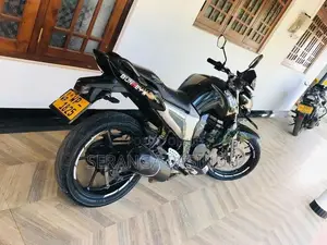 Yamaha FZ 2011