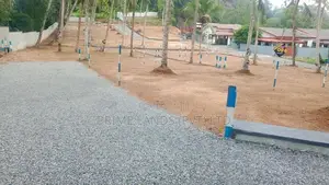 කඩවත නගරයට ළඟ බිම් කොටස්