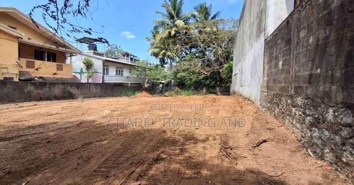 Land for Sale in Thalawathugoda - CL852