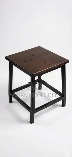 Carrom Playing Stool