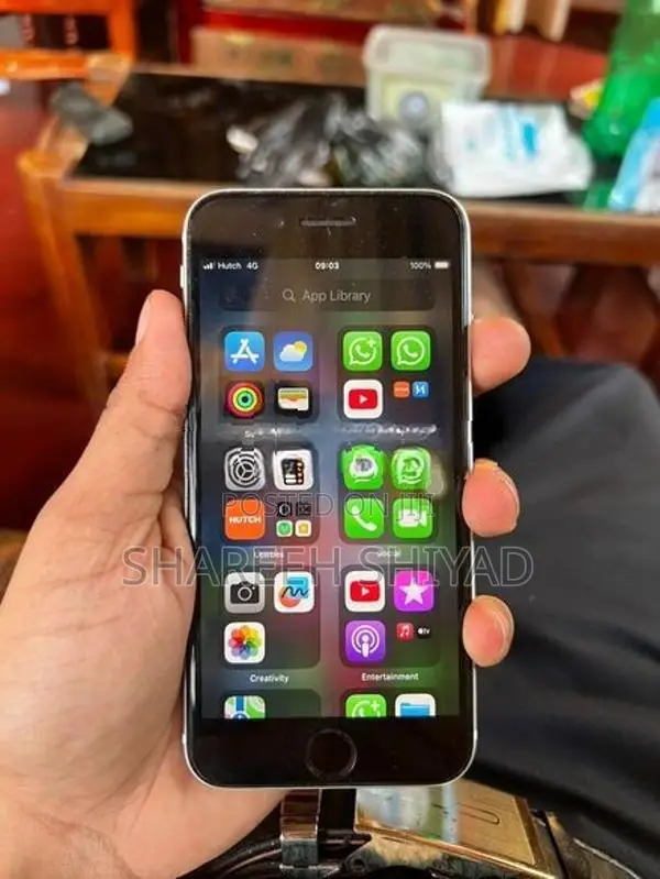 Apple iPhone SE 2 (Used)