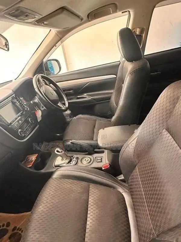 Mitsubishi Outlander 2014