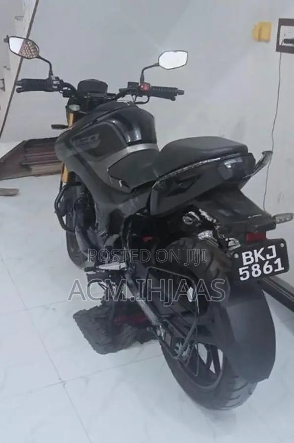 Hero Hunk 160R 2025
